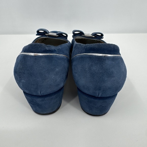 Salvatore Ferragamo Vara Blue Suede Heels Size 8 Silver Hardware VTG Classic - Picture 9 of 16